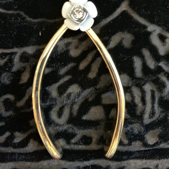 Betsey Johnson lucky wishbone necklace - Picture 2 of 5